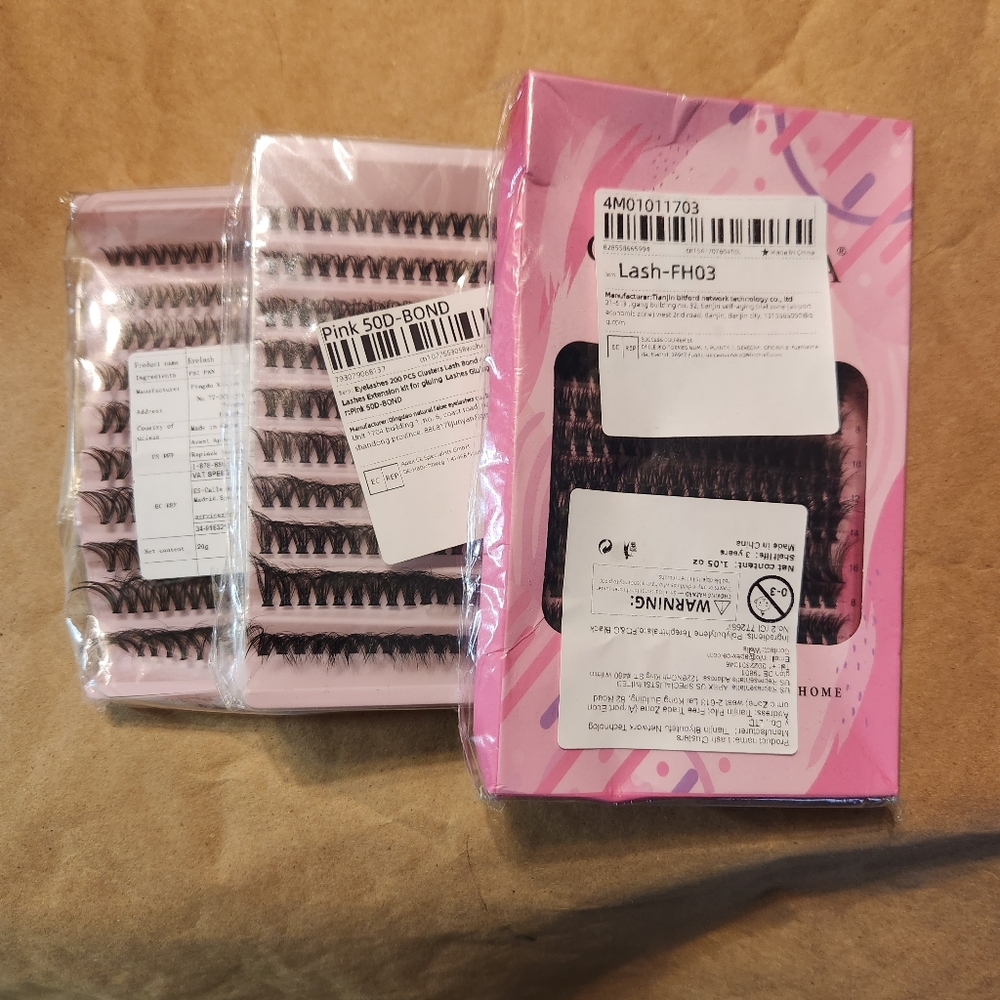 Over  800  Eyelash Extensions  NWOT Plus A Unique Carved Fan